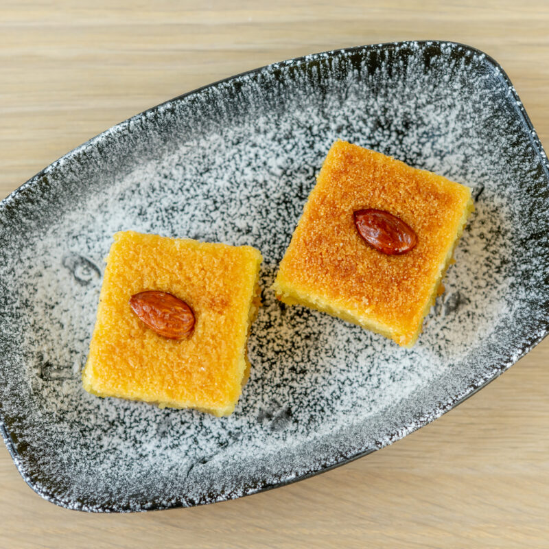 Namoura : Gâteau de semoule à la noix de coco et amandes